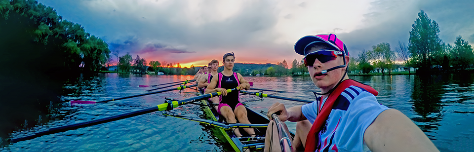 CoxOrb in gebruik in roeiboot