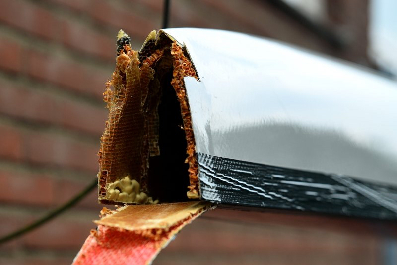 Heeres Boat Service repareert roeiboten met beschadigde boegpunten Heeres Boat Service repareert roeiboten met beschadigde boegpunten